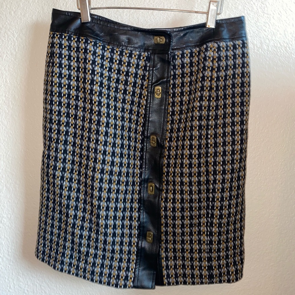 Wool skirt